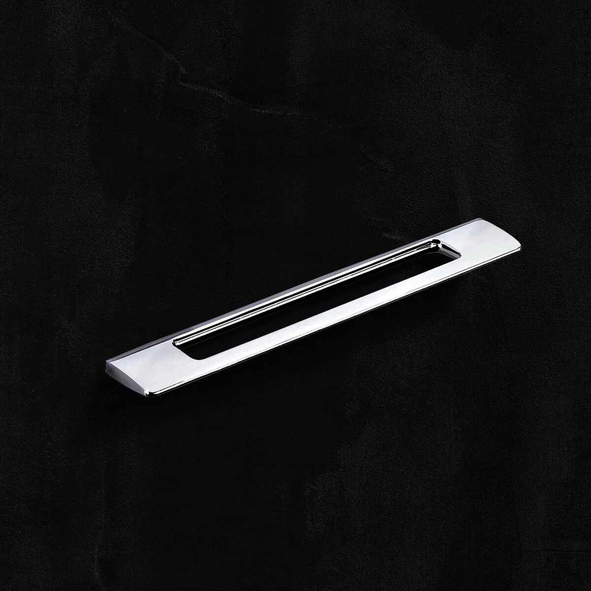 Griff Nubia, Bohrabstand 192 / 352 mm, L 437 mm, B
