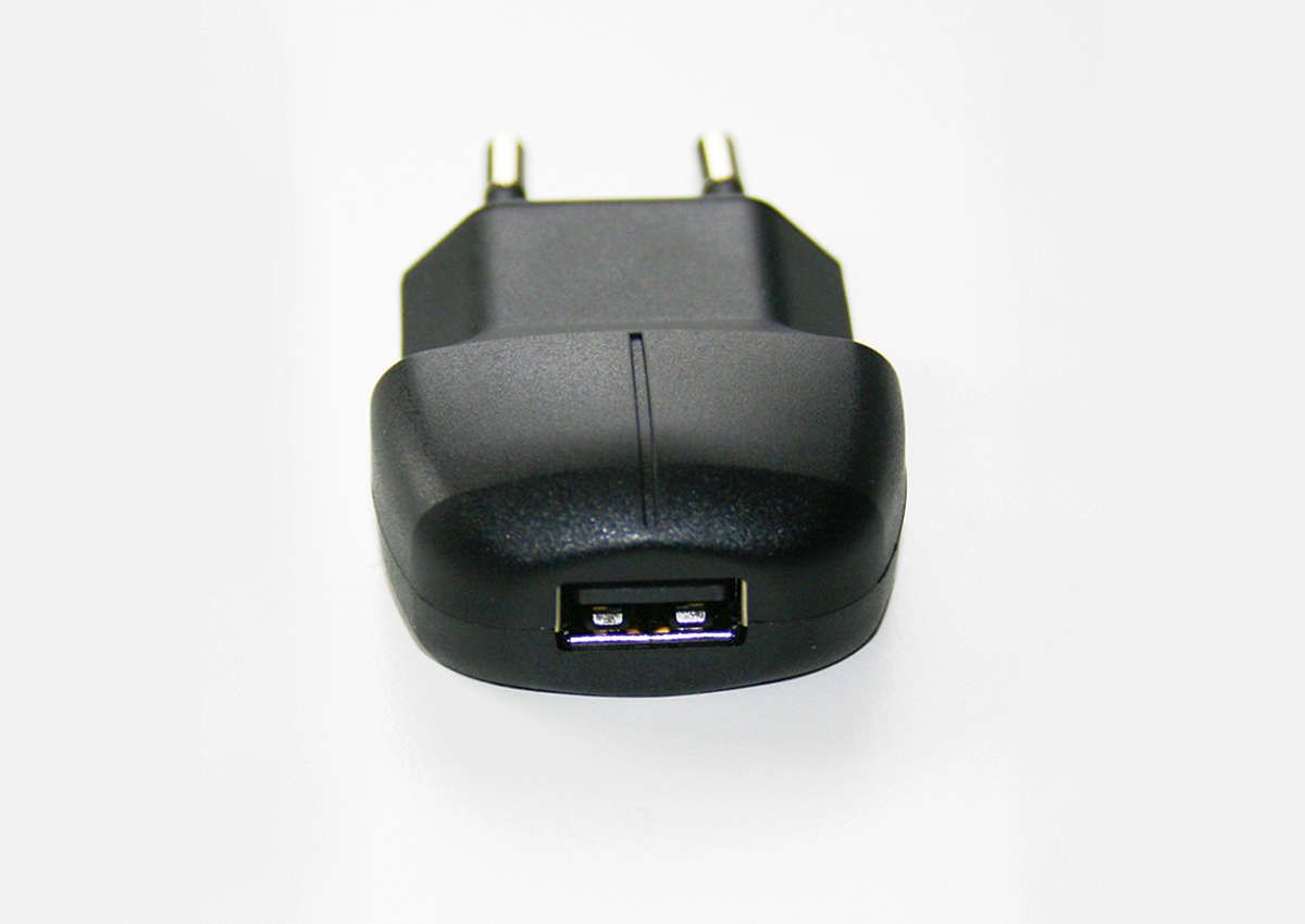 Stecker-Netzteil mit USB-Buchse