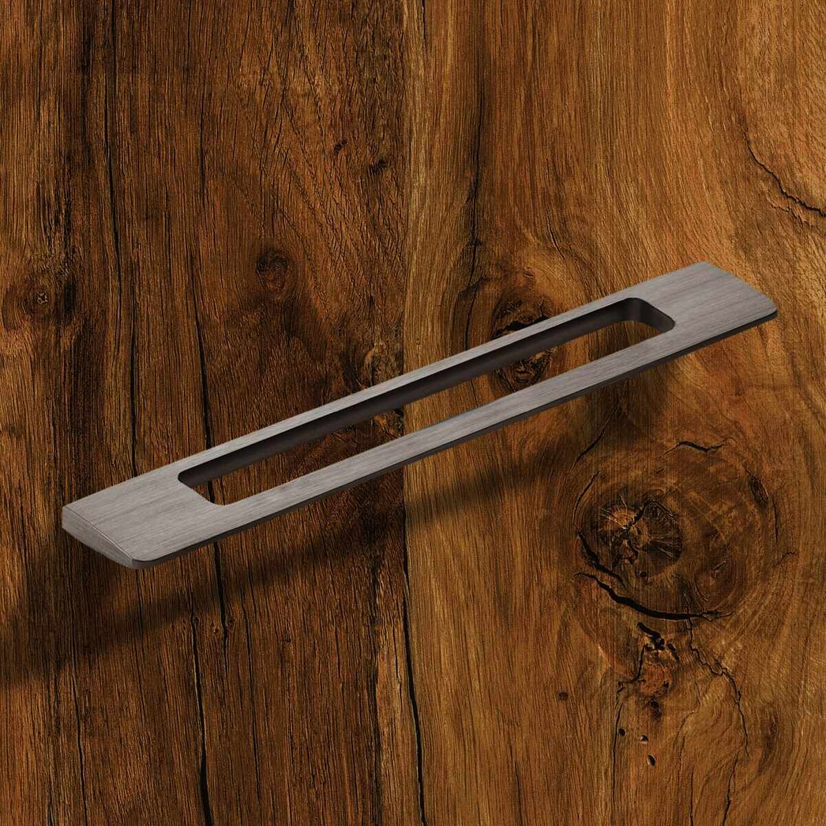 Griff Nubia, Bohrabstand 192 / 352 mm, L 437 mm, B