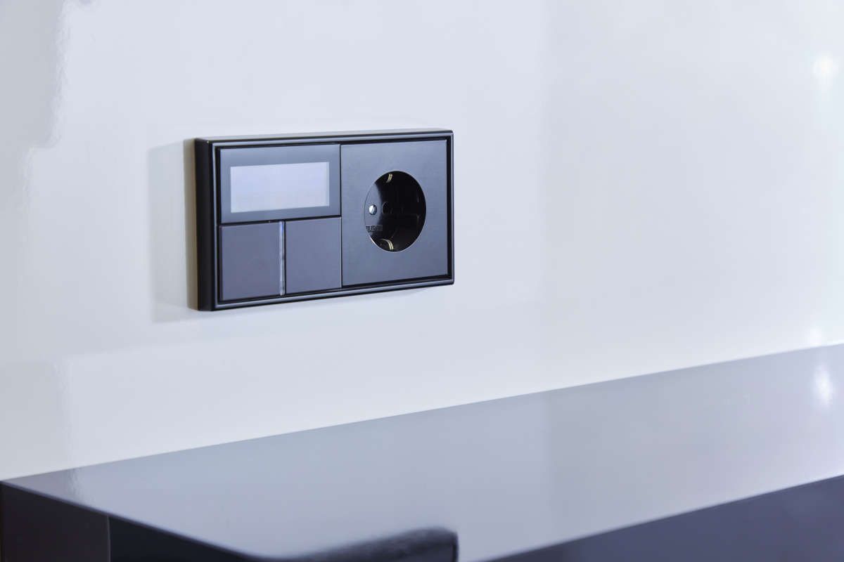 Wiha Spannungsprüfer Volt Detector berührungslos, einpolig, 90 - 1.000 V AC inkl. 2x AAA-Batterien (43798)