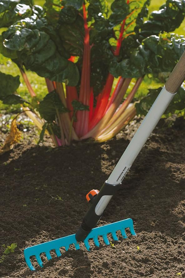 CS.-Rechen 12 Zinken, 30 cm breit Gardena