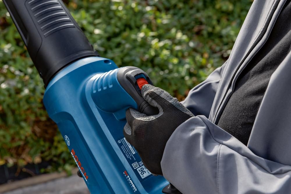 Akku-Gebläse solo GBL 18V-750 Bosch ohne Akku ohne Ladegerät Karton
