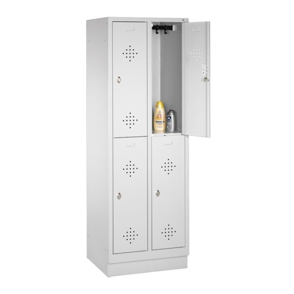 CP Garderobenschrank auf Sockel