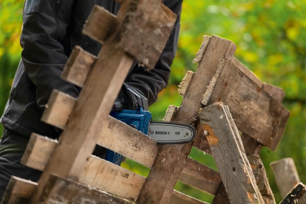 Akku Kettensäge , solo GKE 18V-15 Bosch ohne Akku ohne Ladegerät Karton