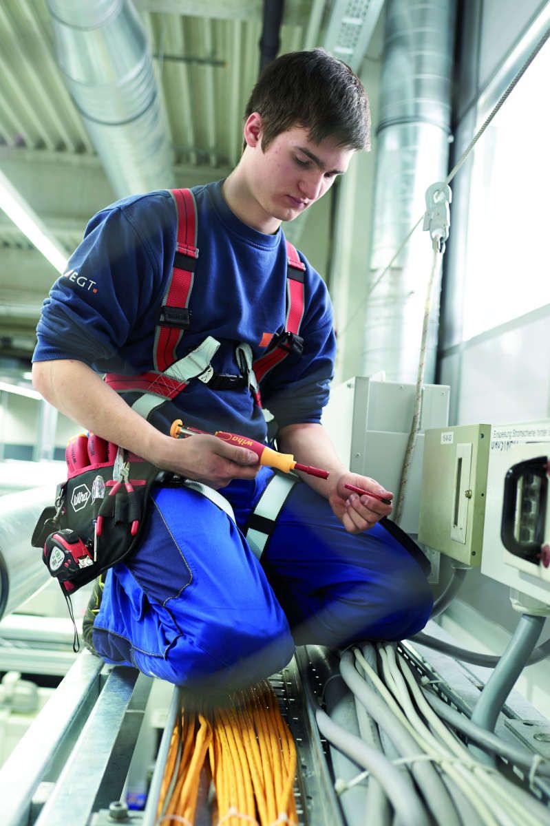 Wiha Schraubendreher mit Bit Magazin LiftUp electric Schlitz, Phillips, PlusMinus/Pozidriv mit 6 slimBits (38611)
