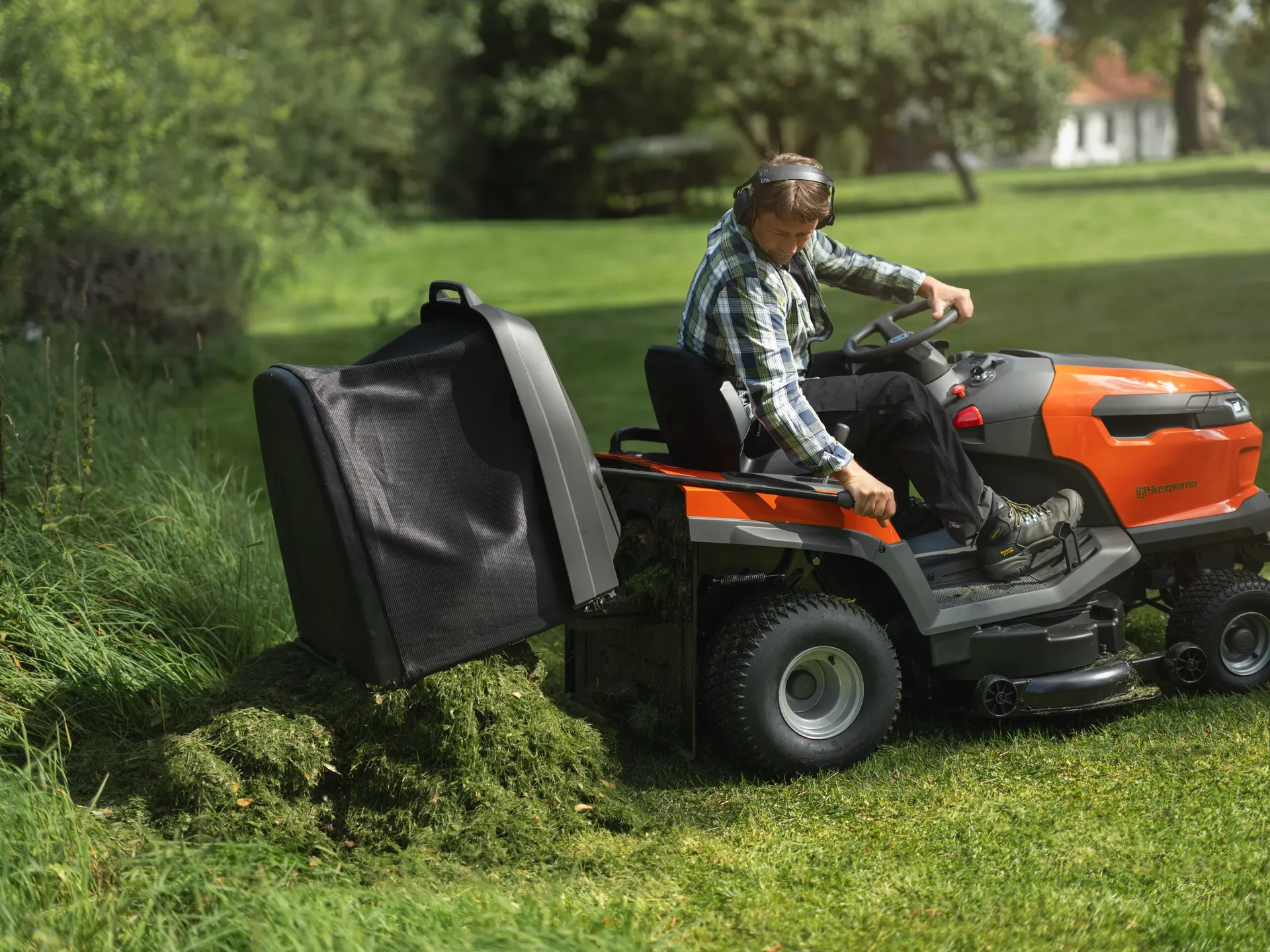 Husqvarna Traktor TC 220T
