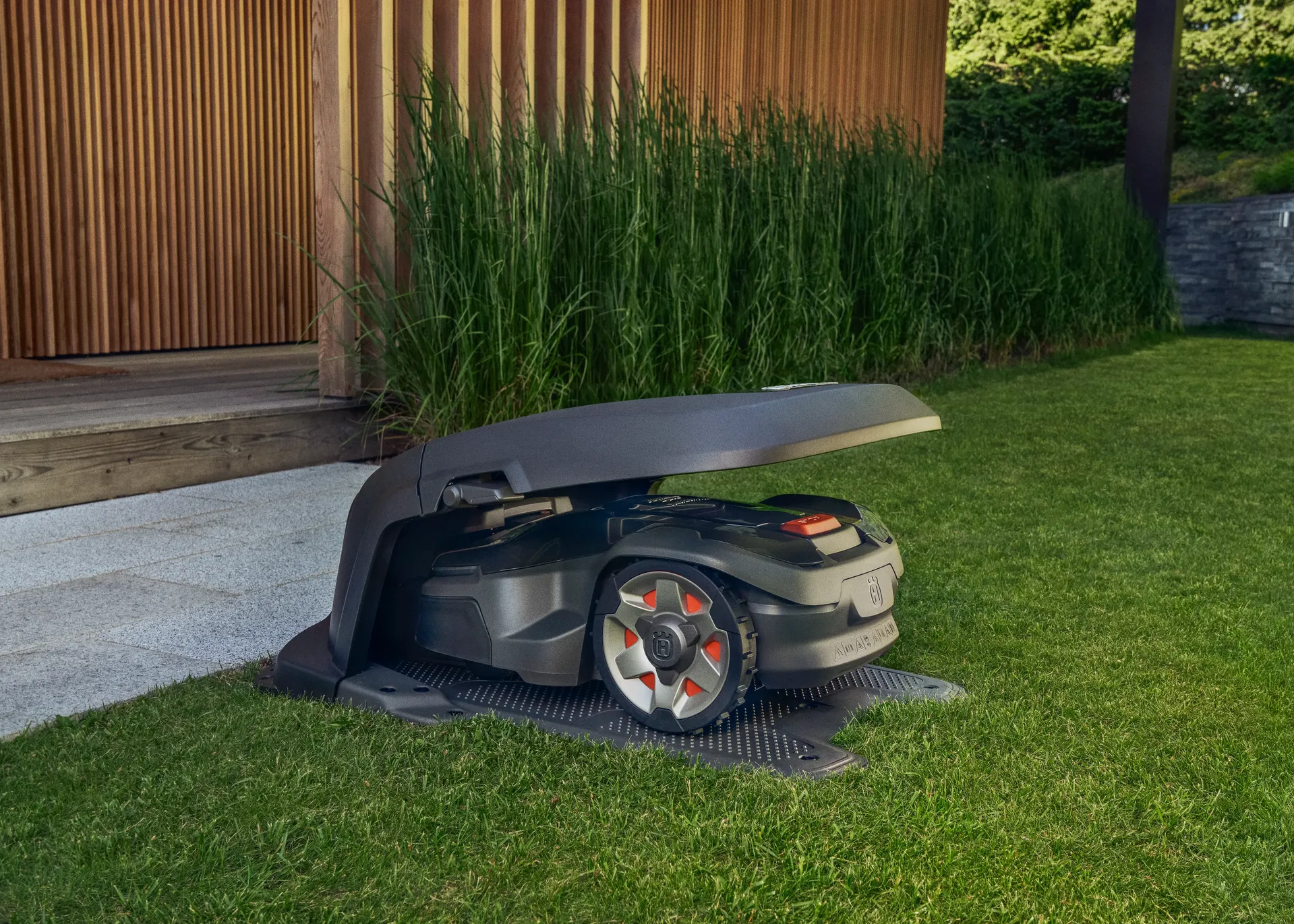 Husqvarna Automower® Garage (305/310 Mark II/315 Mark II/315X/405X/415X/308V/312V)