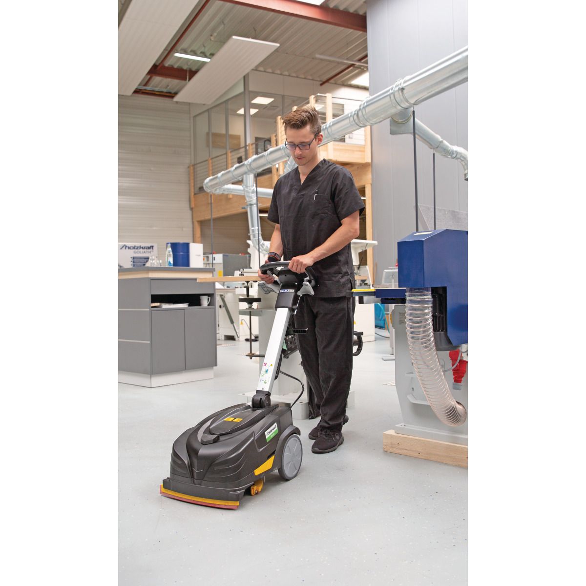 Handgeführte Scheuersaugmaschine Cleancraft SSM 281
