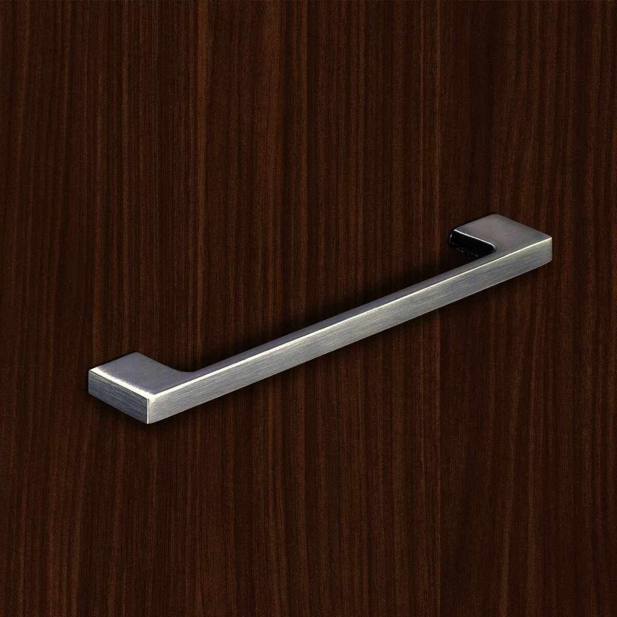 Griff Belluno, Bohrabstand 160 / 192 mm, L 200 mm,
