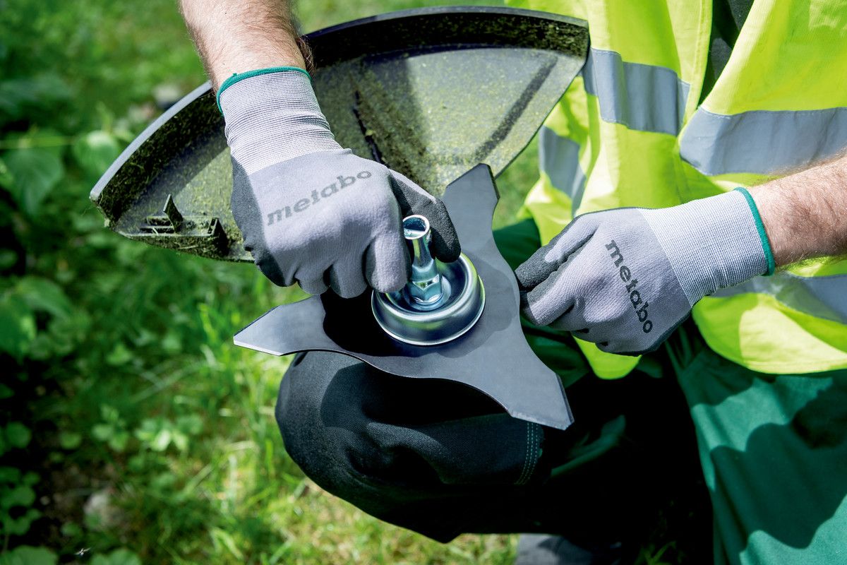 Freischneider-Aufsatz MA-FS 40 Metabo ohne Akku ohne Ladegerät Karton