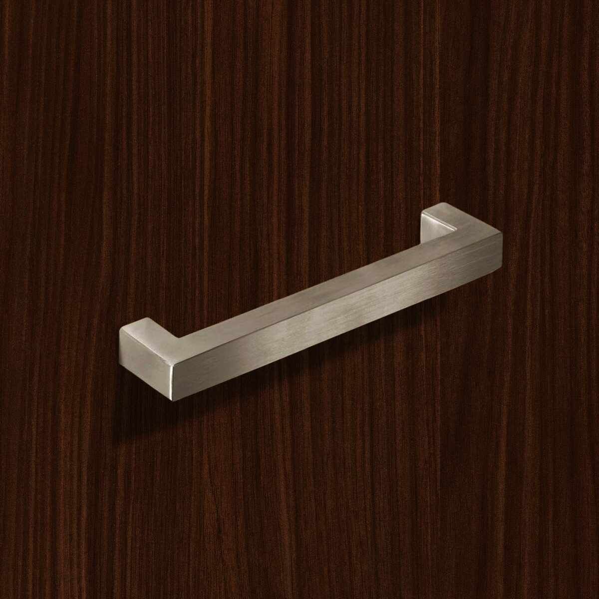 Griff Aosta, Bohrabstand 256, L 272 mm, B 16 mm, H