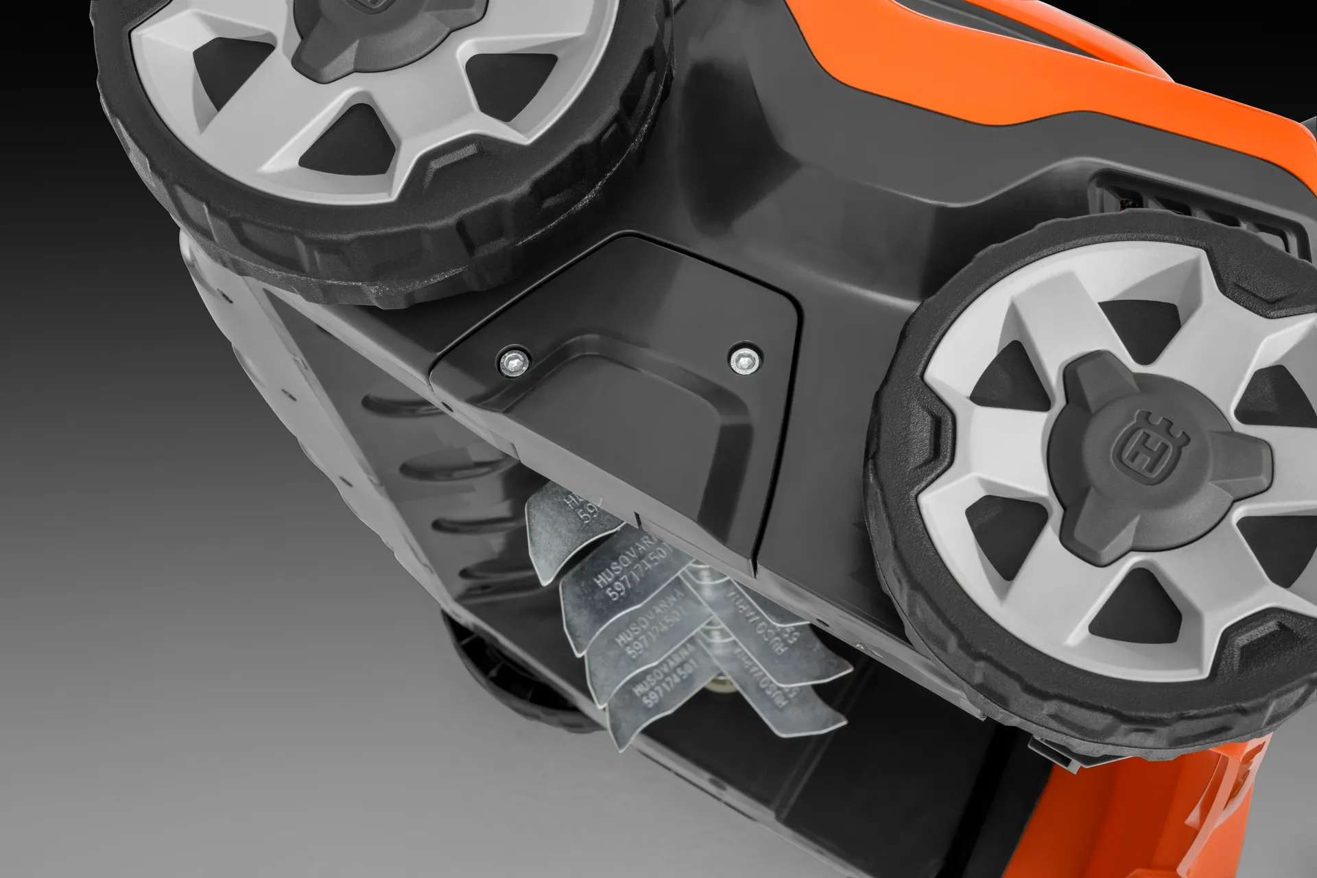 Husqvarna Akku-Vertikutierer S 138i inkl. Akku B140 und Ladegerät C80