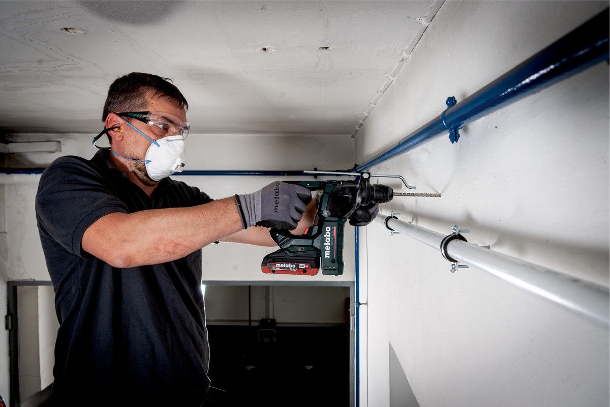 Akku Bohrhammer solo BH 18 BL 16 Metabo ohne Akku ohne Ladegerät Metabox