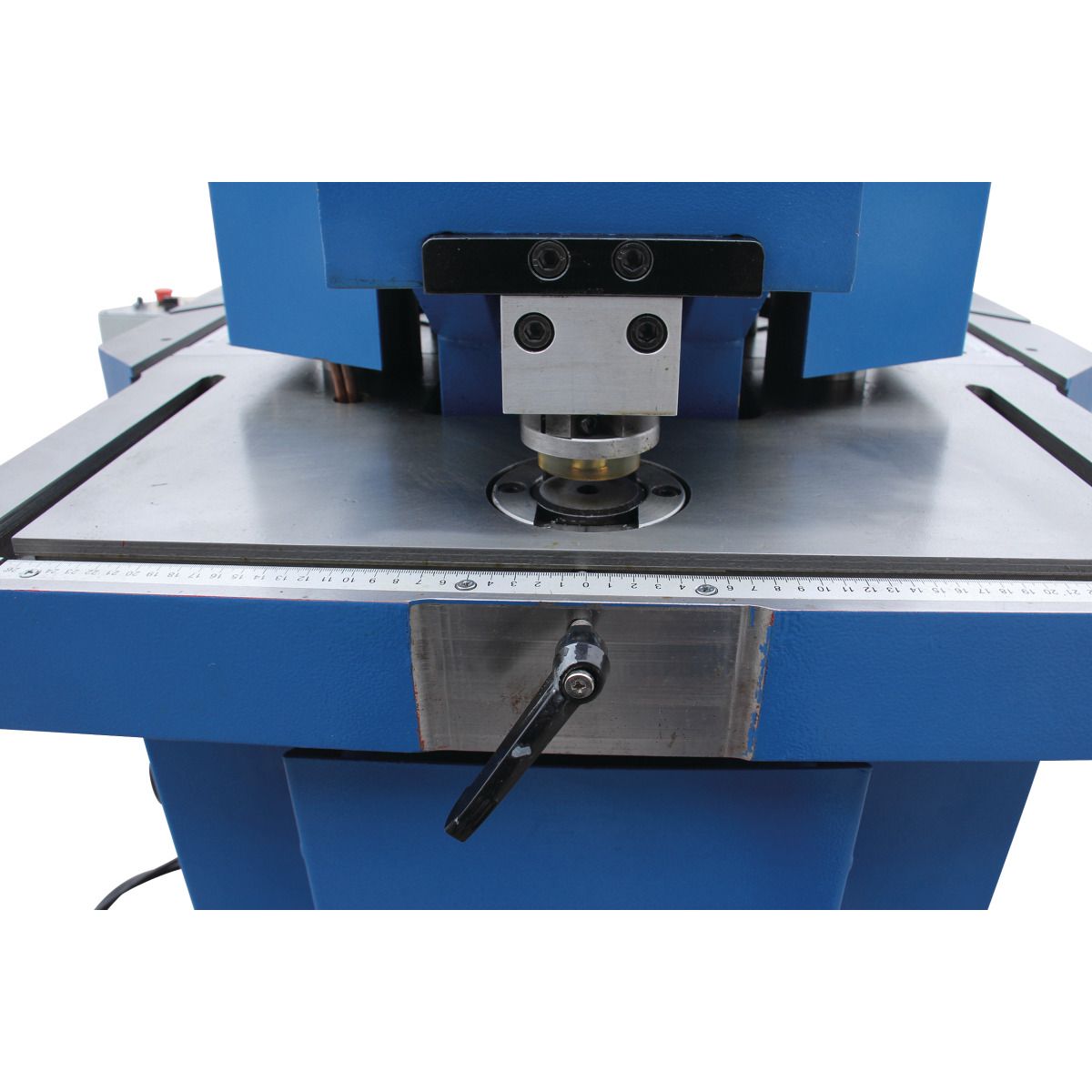 Ausklinkmaschine mit Stanzstation Metallkraft AKM 200-6 VP