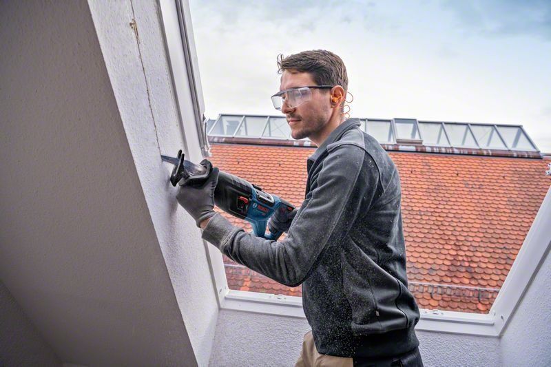 Bosch Akku-Säbelsäge BITURBO GSA 18V-28