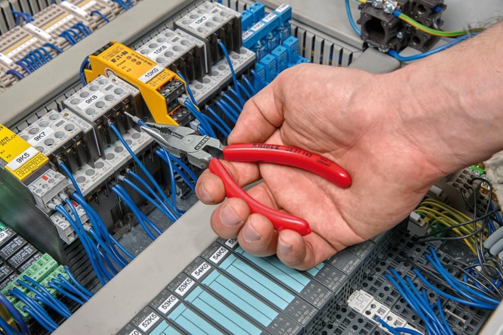 Spitz-Kombinationszange tauchisoliert 145mm KNIPEX