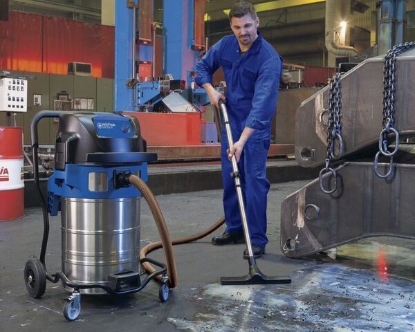 NILFISK Nass-/ Trockensauger PC, 230V